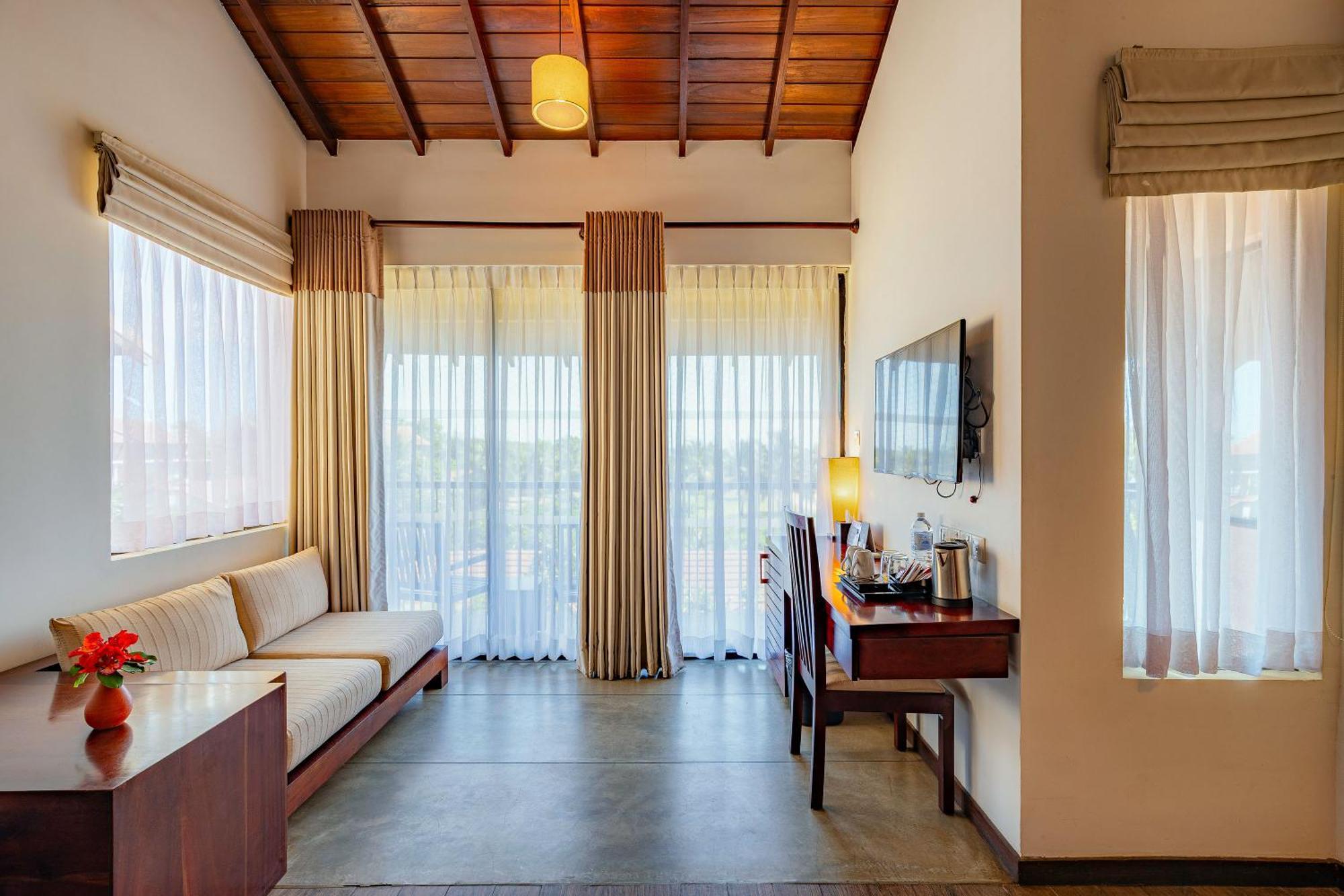 The Calm Resort & Spa Passikudah Phòng bức ảnh
